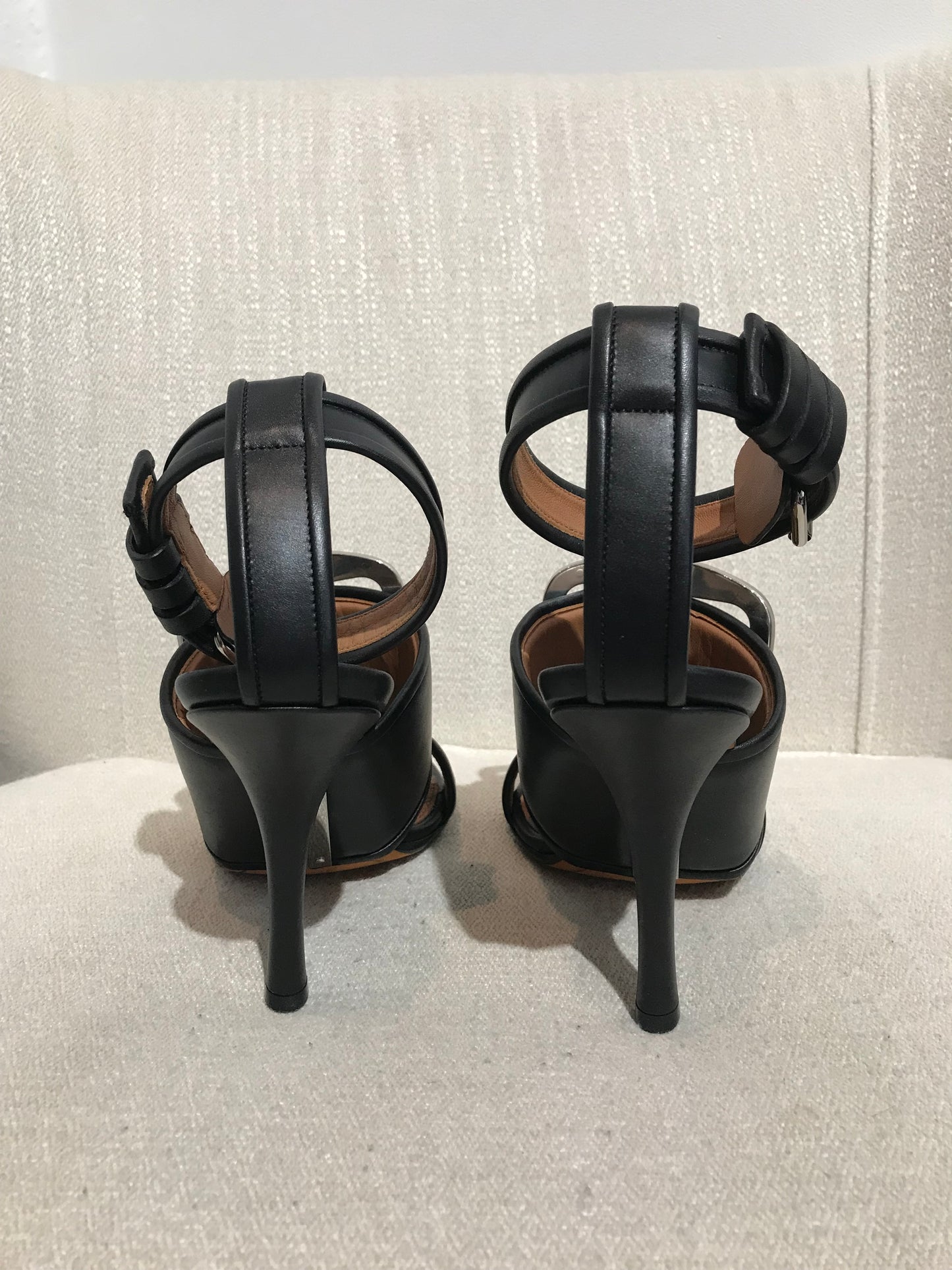 Sandales Givenchy noires T.36