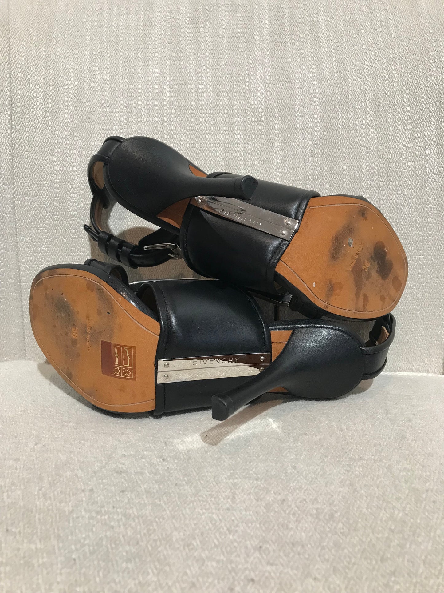Sandales Givenchy noires T.36