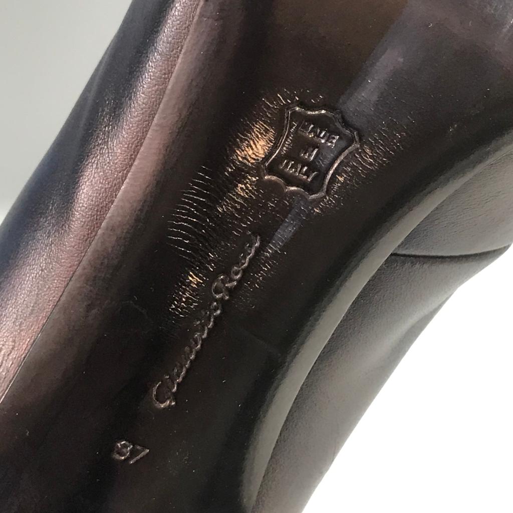 Escarpins Gianvito Rossi bleu marine T.37