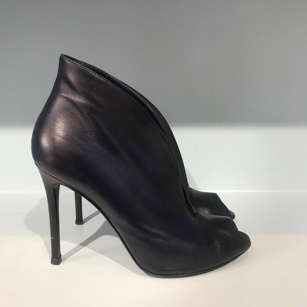 Escarpins Gianvito Rossi bleu marine T.37