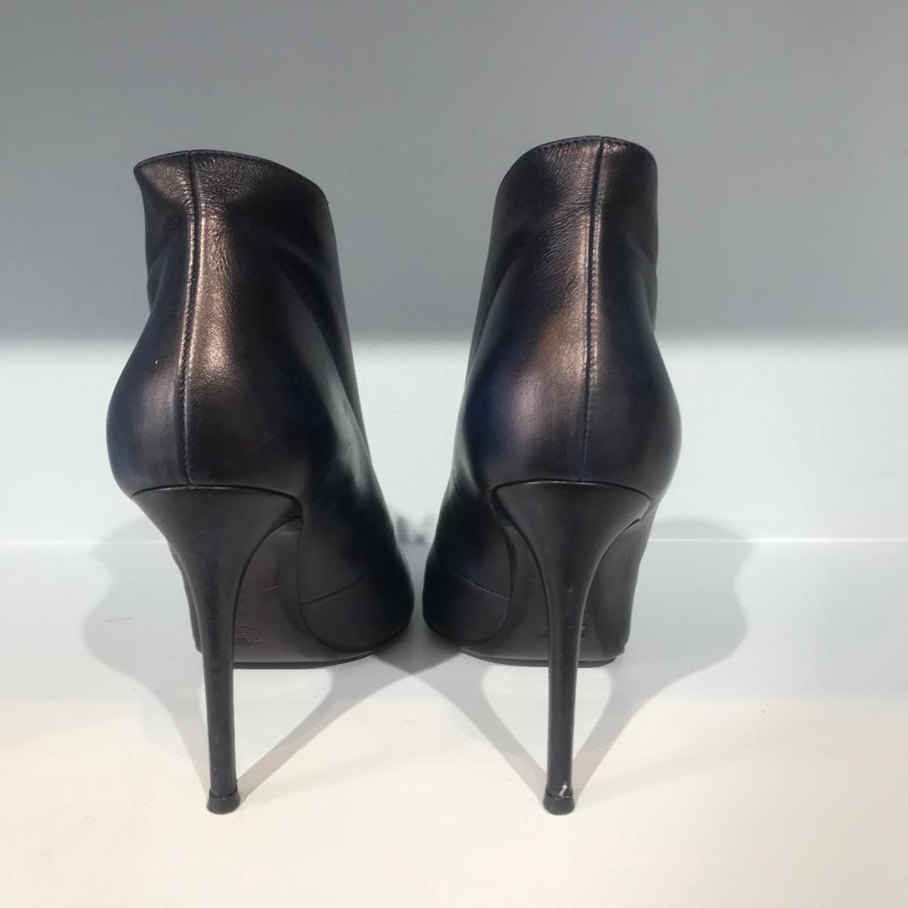 Escarpins Gianvito Rossi bleu marine T.37