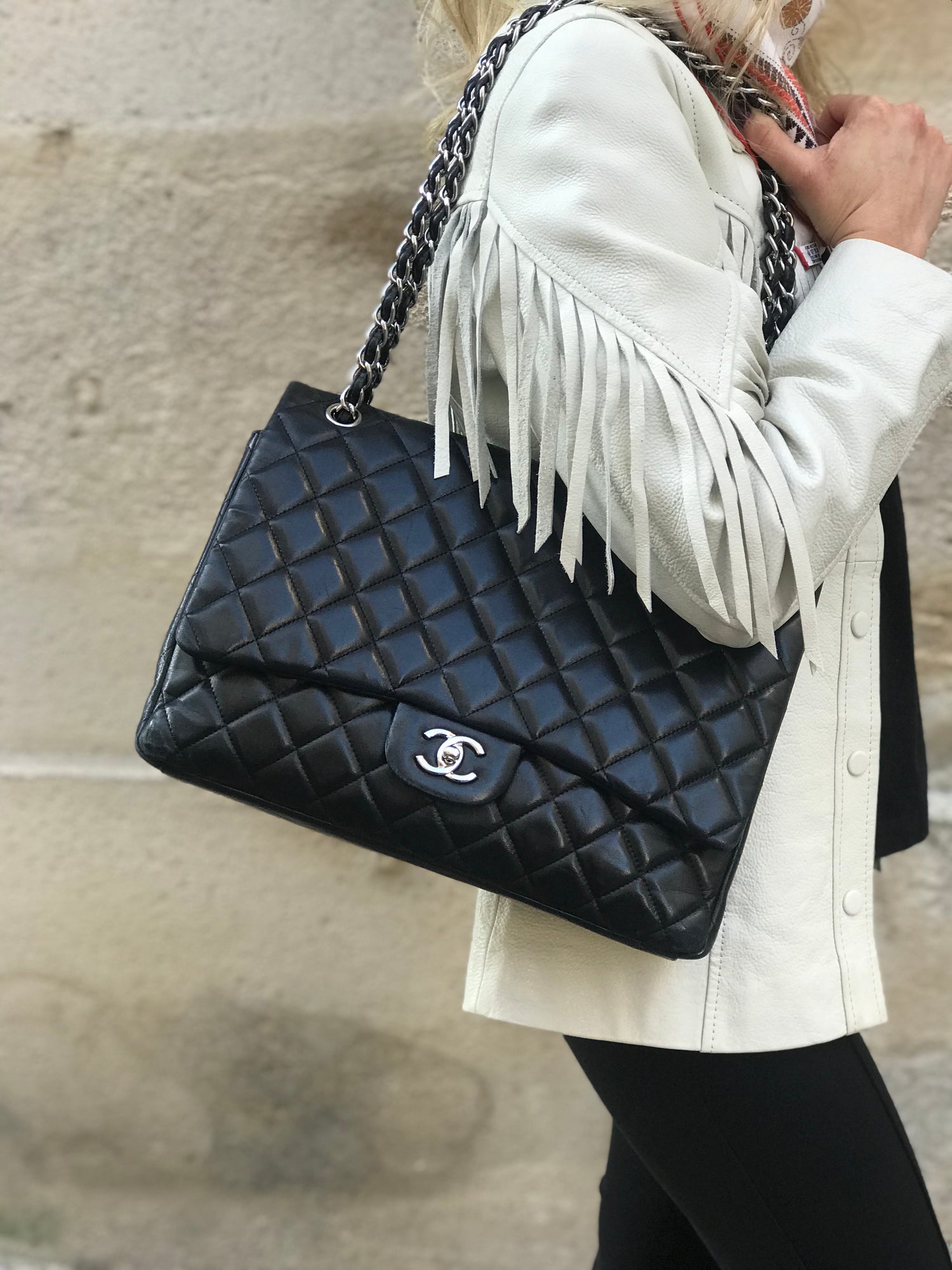 Pull Chanel noir T.XS – Closet2Closet.Paris