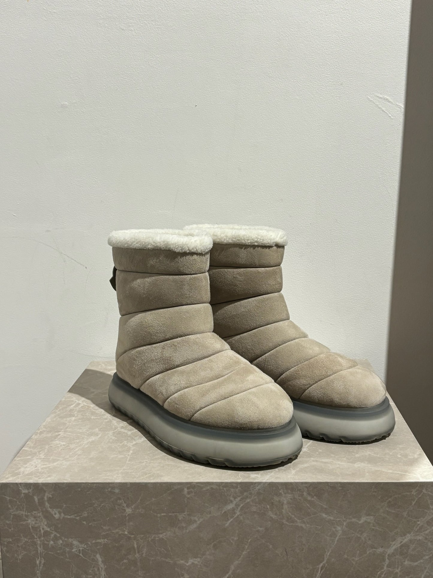 Boots Moncler T.39