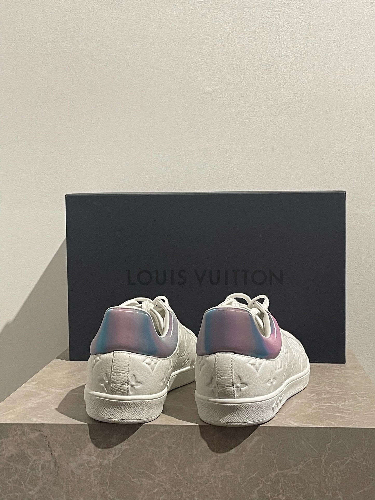 Baskets Louis Vuitton blanches T.43,5 NEUVES