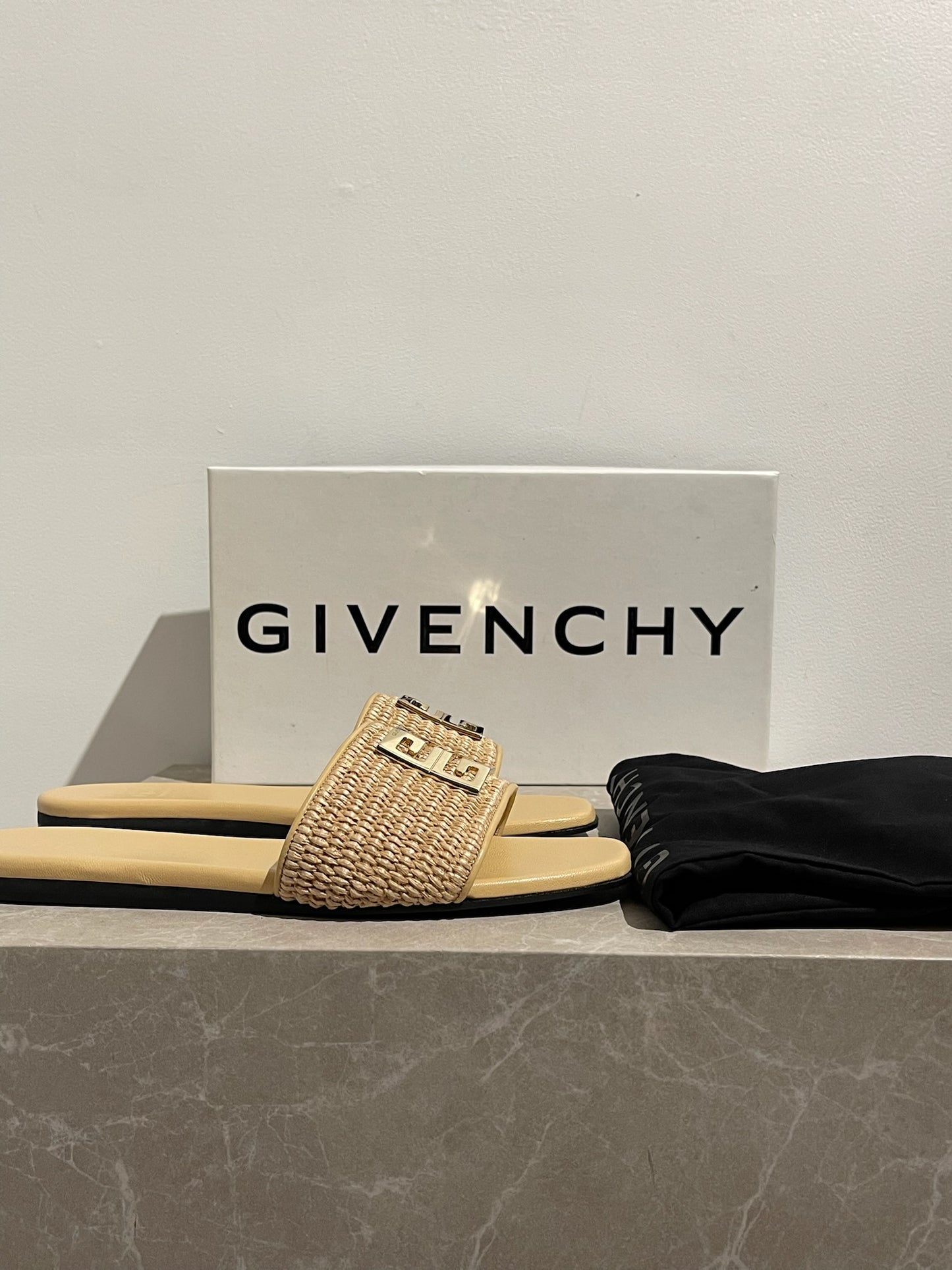 Mules Givenchy beige T.40 NEUVES