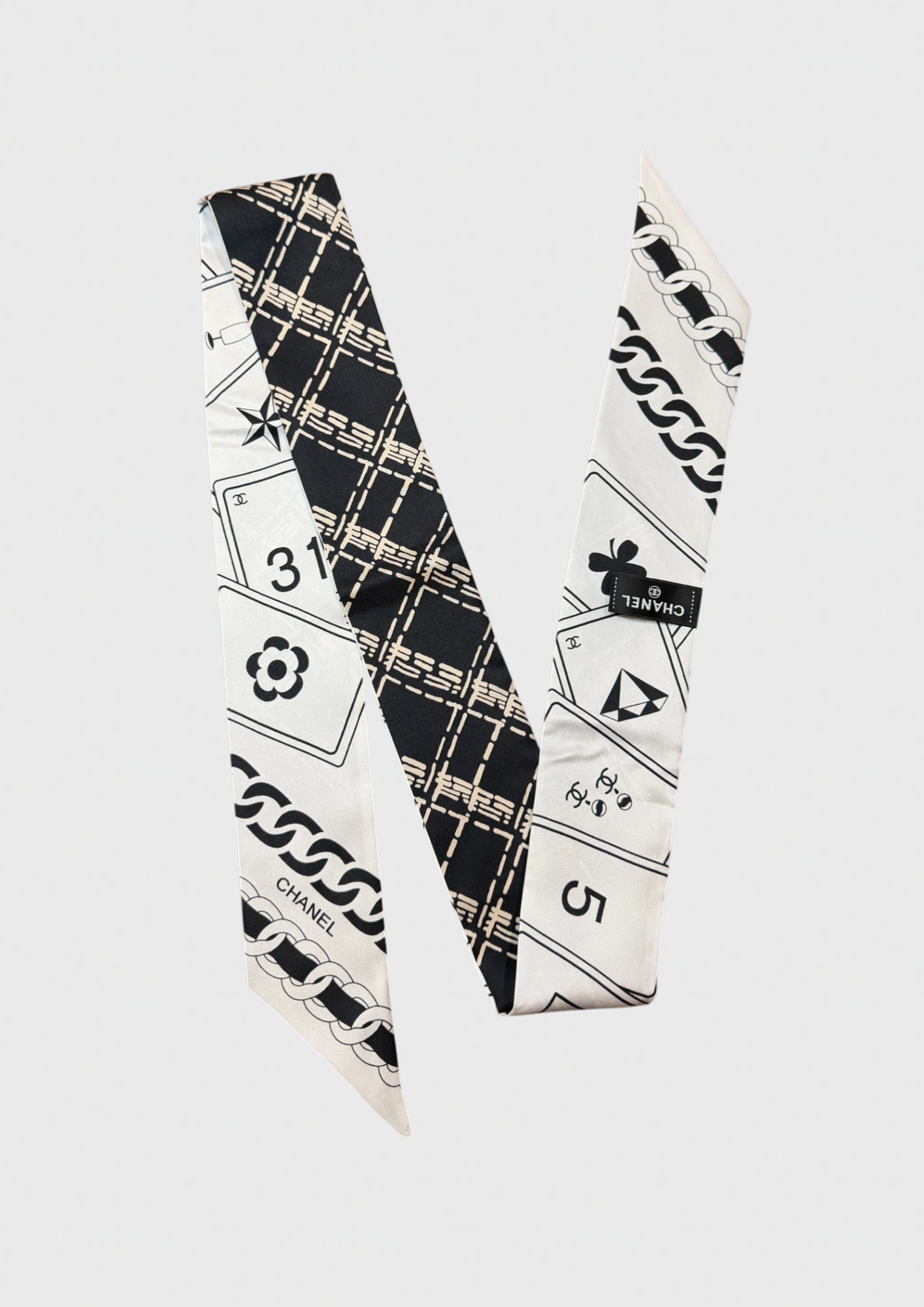 Foulard slim Chanel noir et blanc