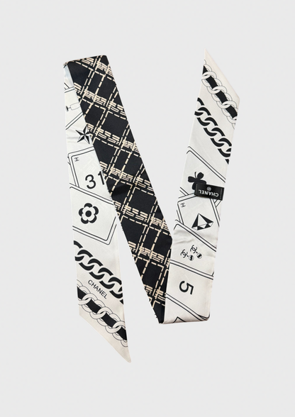 Foulard slim Chanel noir et blanc