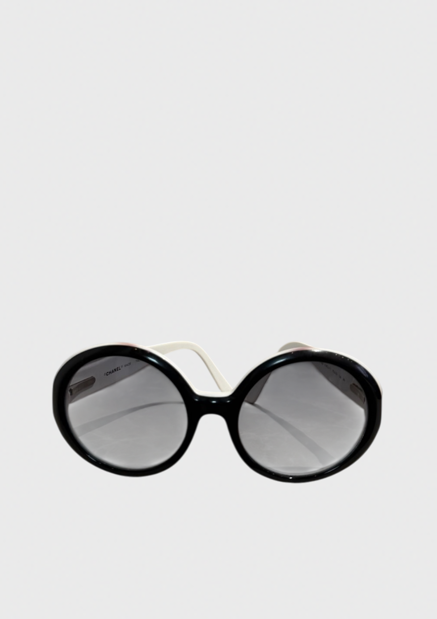 Lunettes de soleil Chanel noires