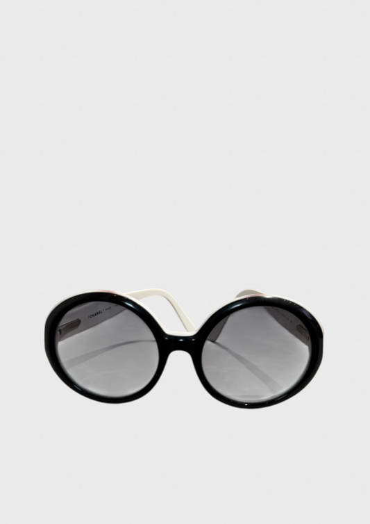 Lunettes de soleil Chanel noires