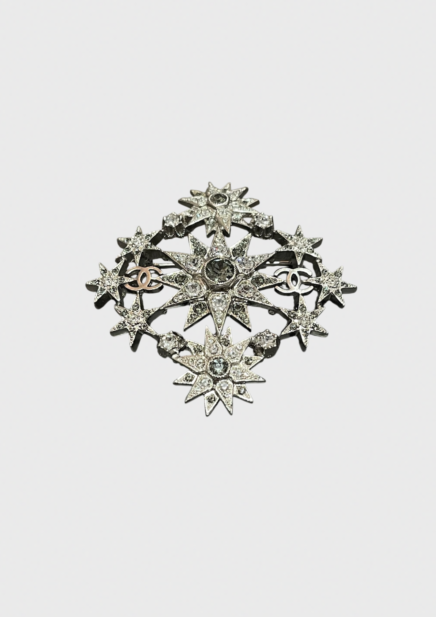 Broche Chanel argentée