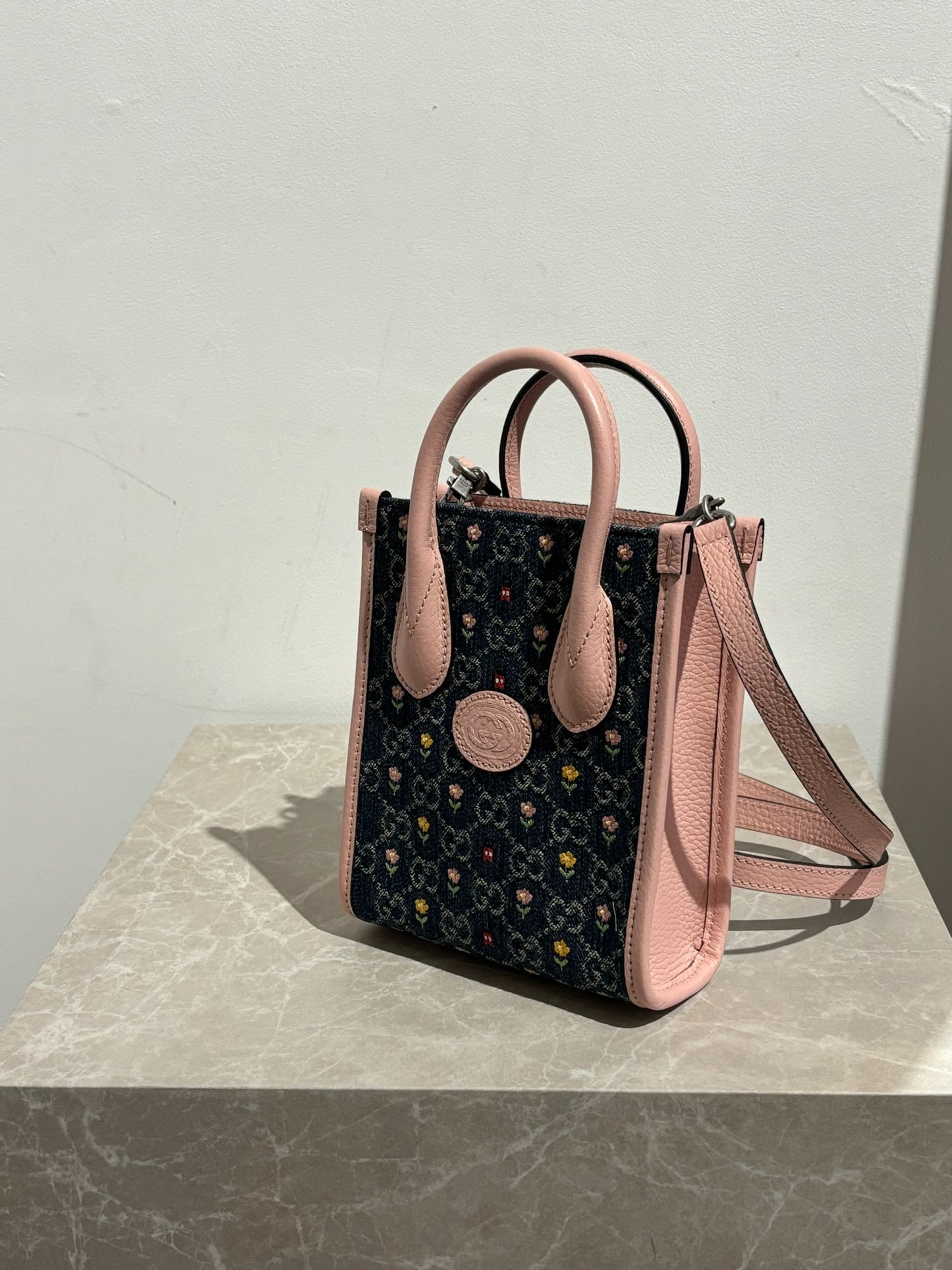 Sac Gucci mini cabas GG Neuf