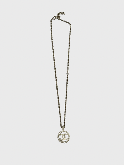 Collier Chanel CC perles