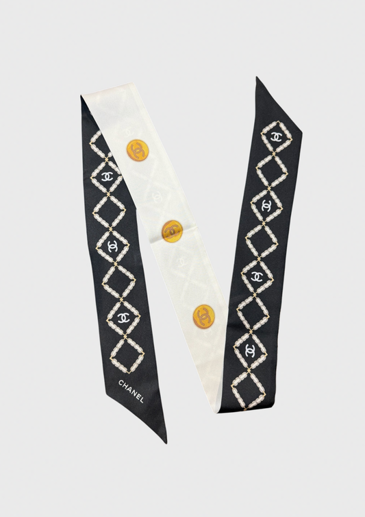 Foulard slim Chanel noir et blanc