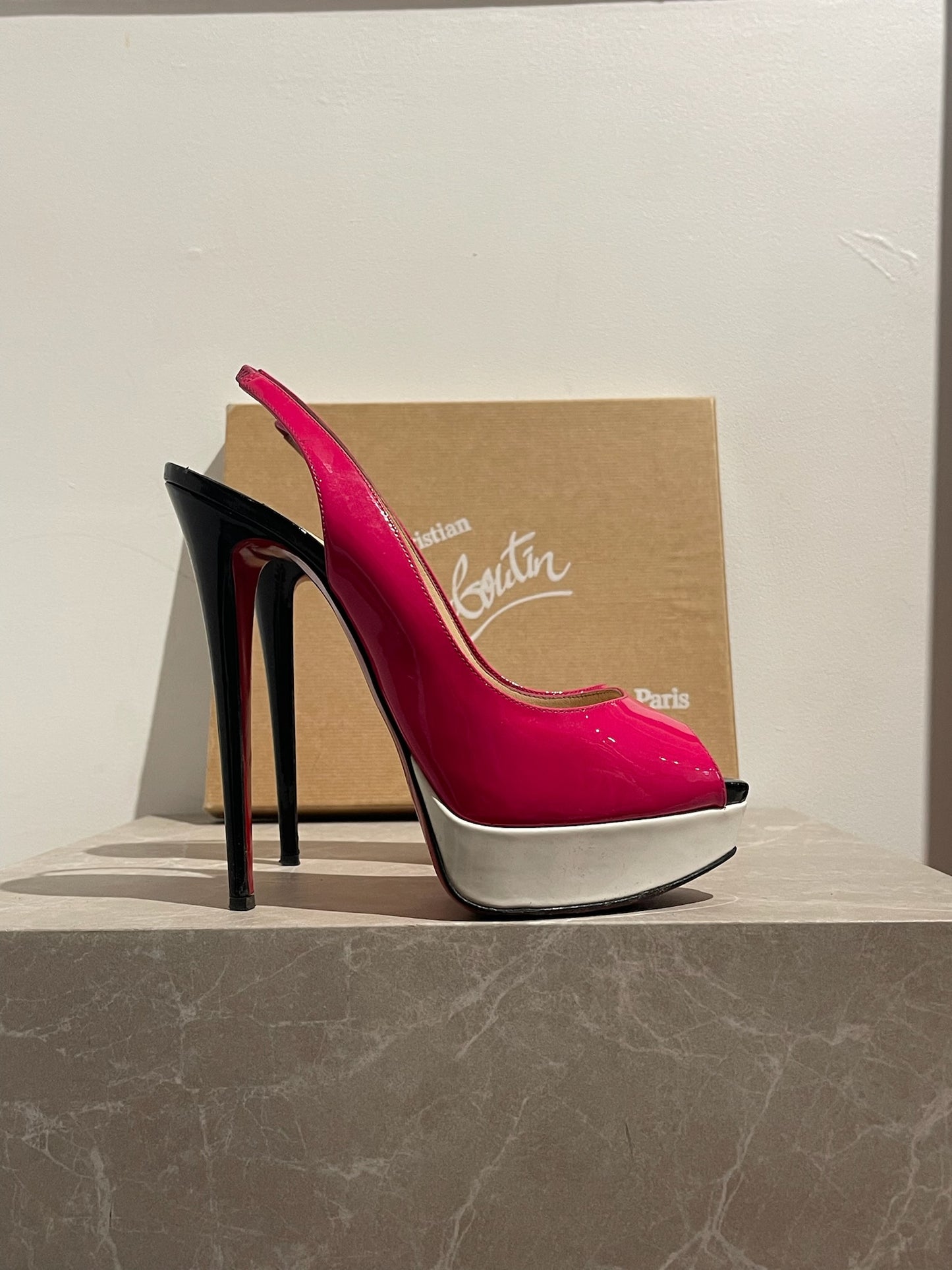 Escarpins Christian Louboutin rose T.40