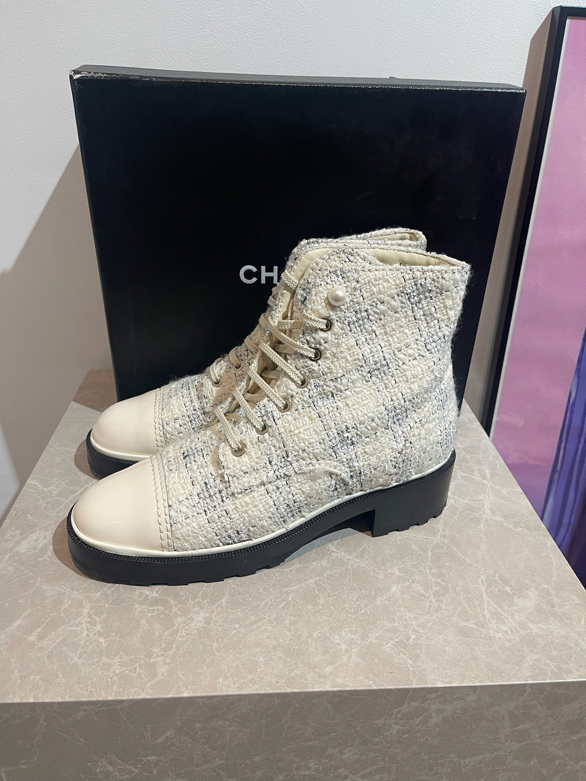 Bottines Chanel blanches T.41
