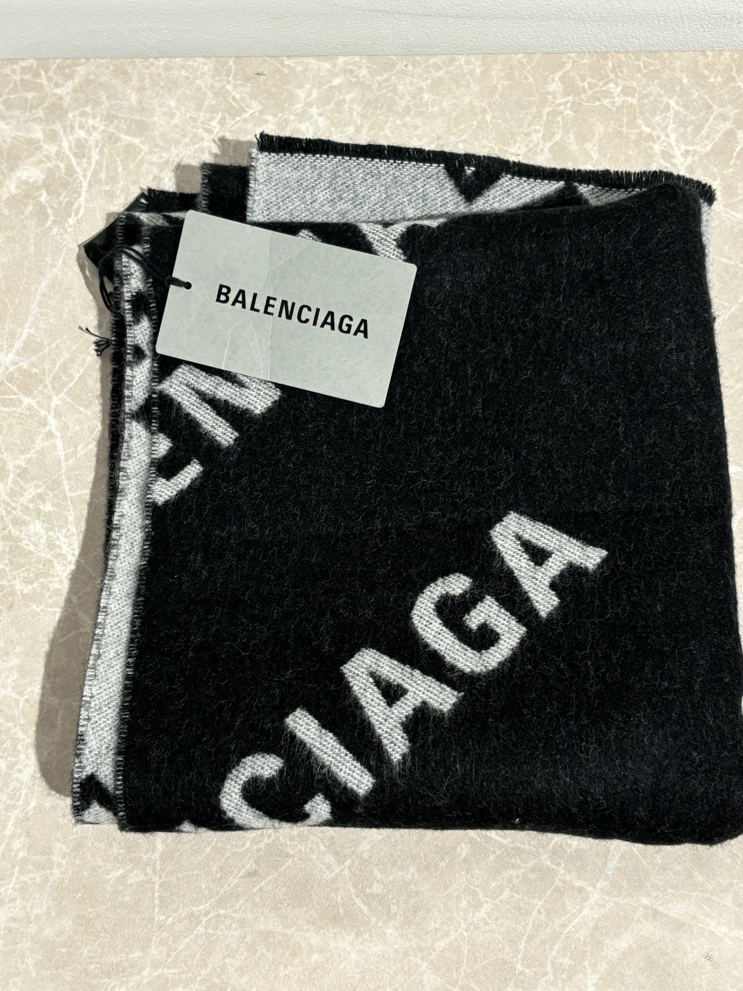 Echarpe Balenciaga noire NEUVE