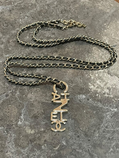 Sautoir Chanel chaine et cuir