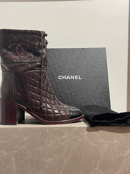 Bottines Chanel bordeaux T.36