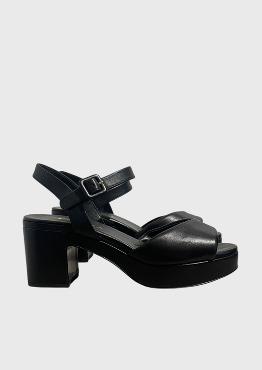 Sandales Prada noires T.37