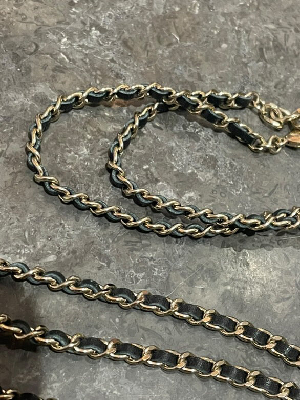 Sautoir Chanel chaine et cuir