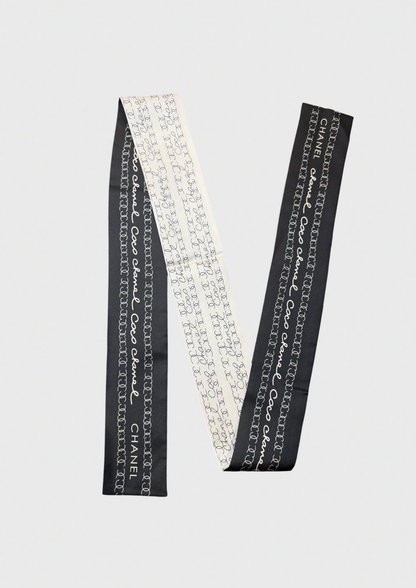 Foulard slim Chanel noir et blanc
