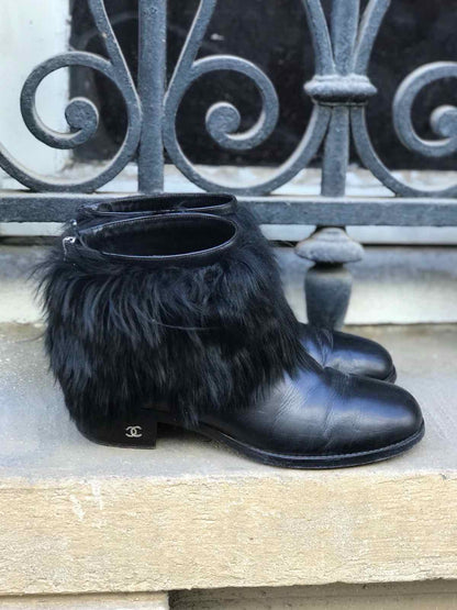 Boots Chanel fourrure T.37,5