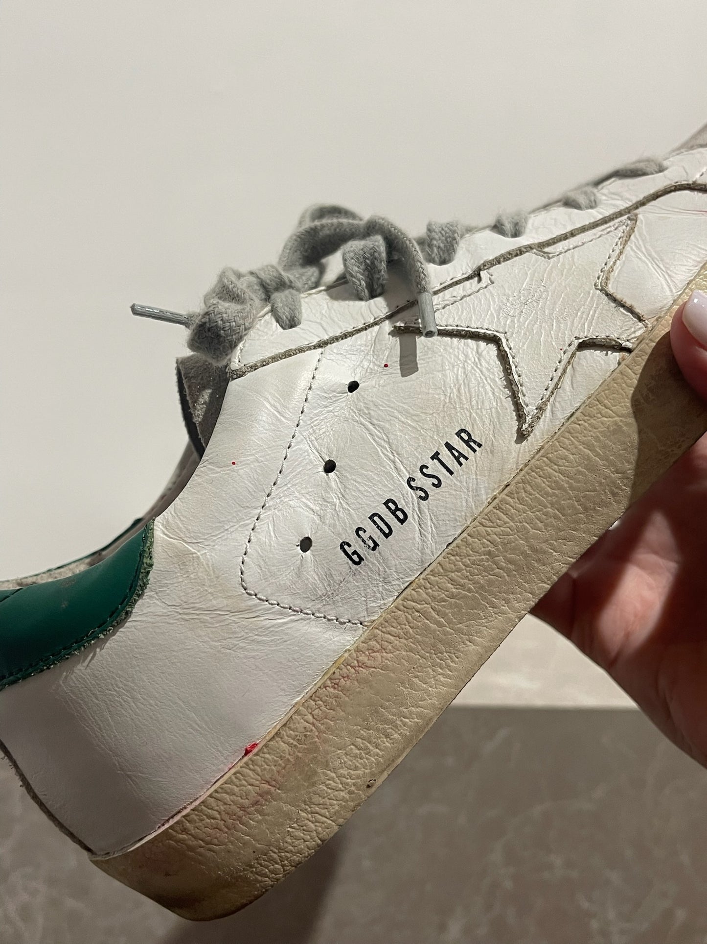 Baskets Golden Goose blanches T.37