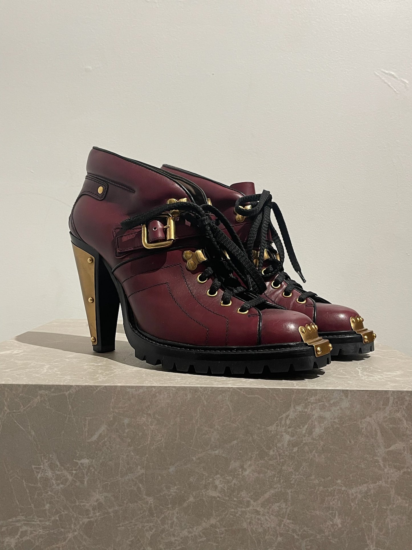 Bottines Miu Miu bordeaux T.40