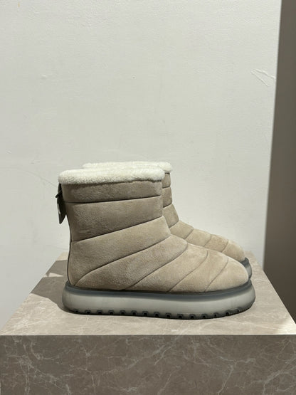 Boots Moncler T.39