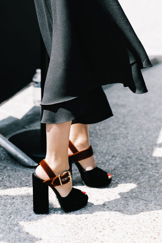 Sandales Prada noires T.38,5