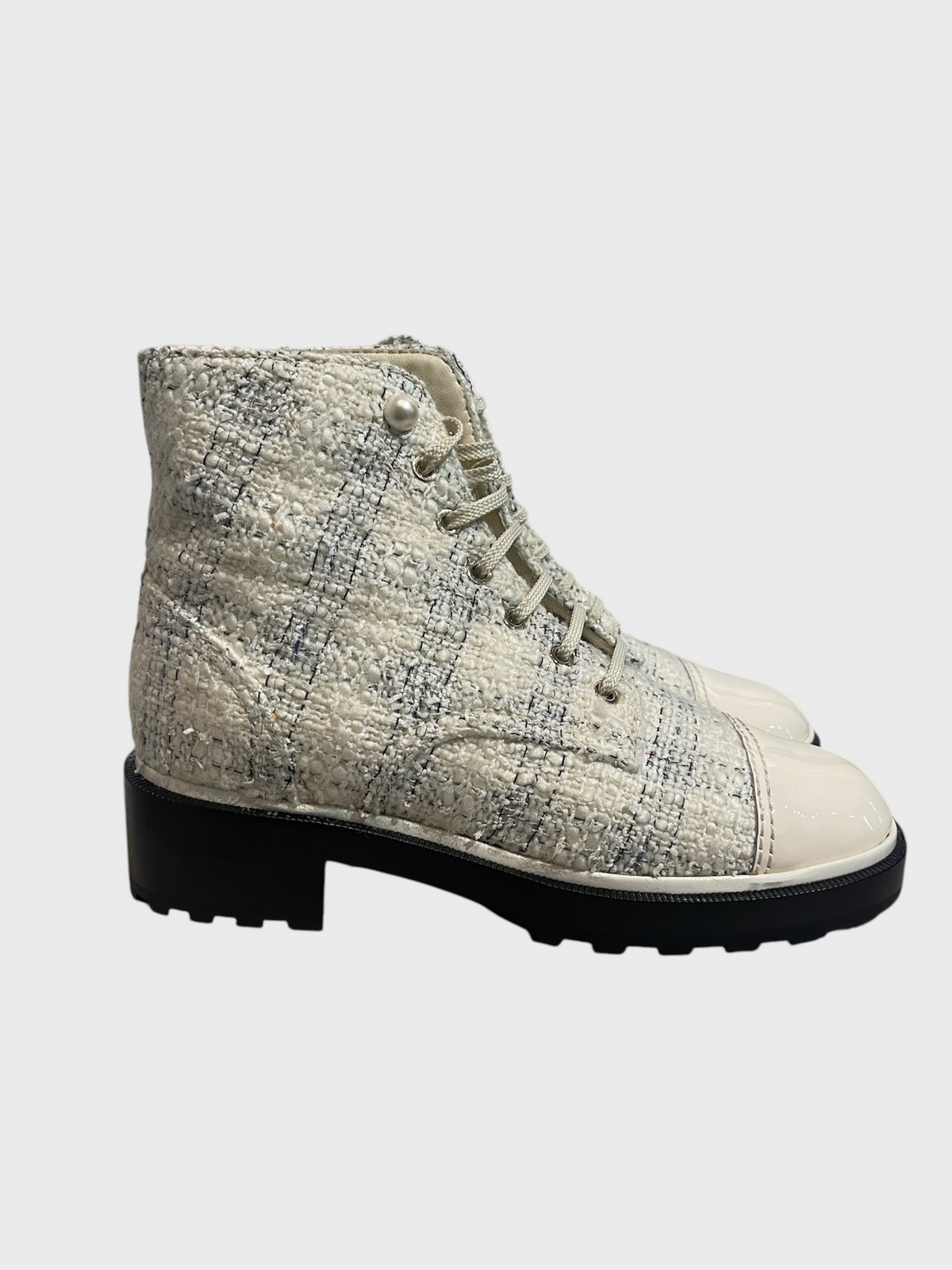 Bottines Chanel blanches T.41