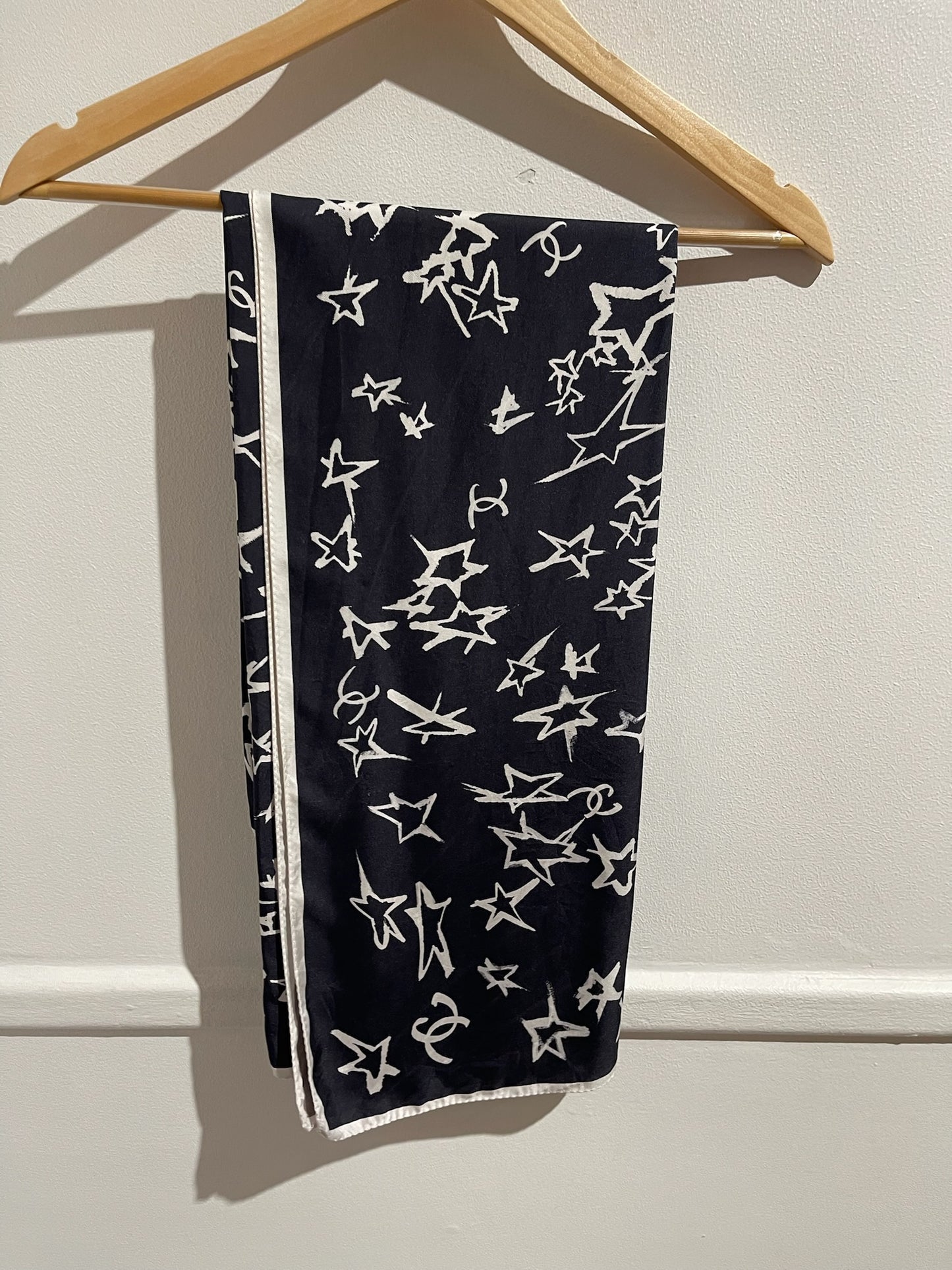 Foulard Chanel noir