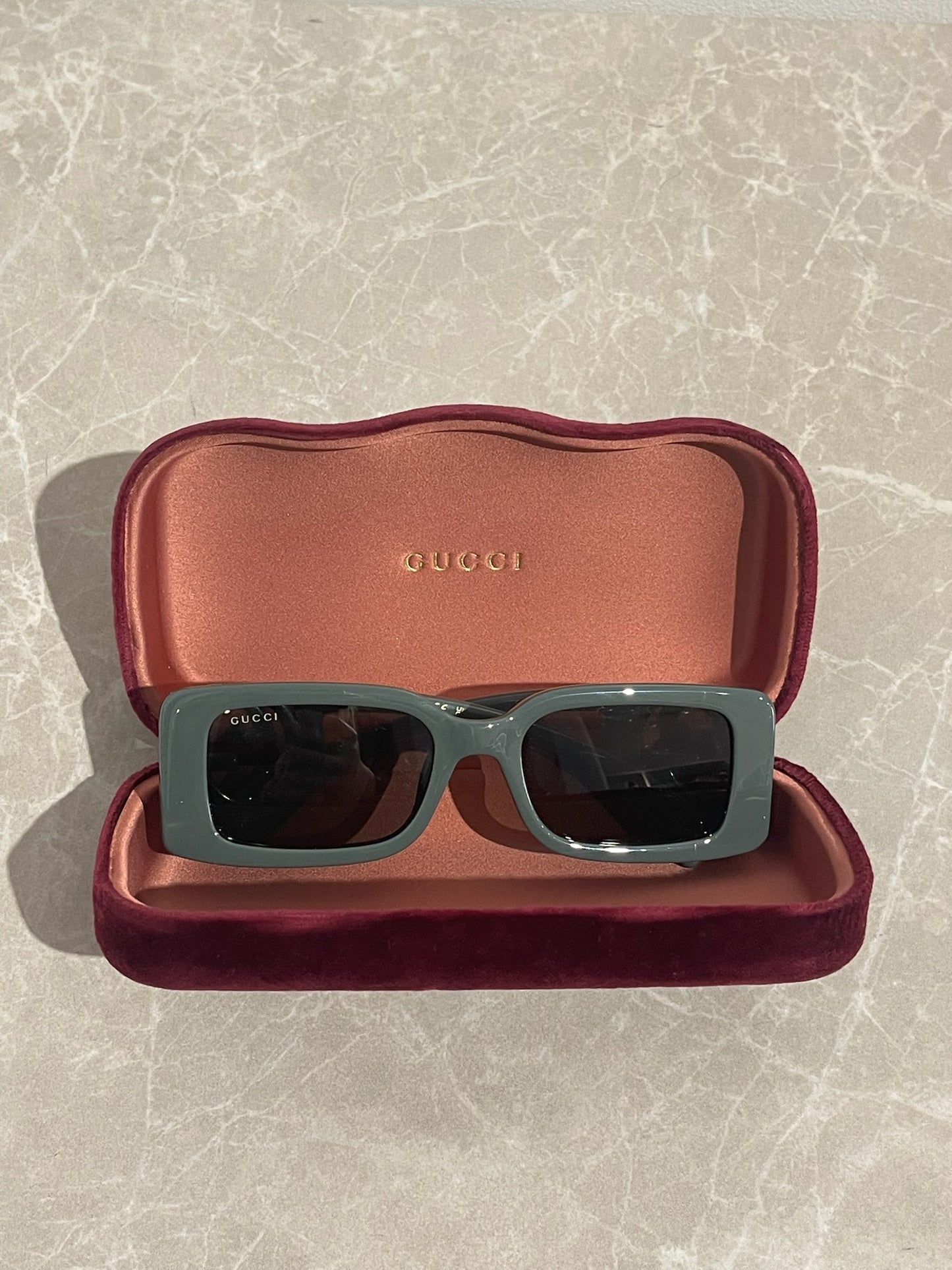 Lunettes Gucci grises