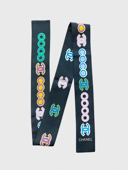 Foulard slim Chanel noir Coco