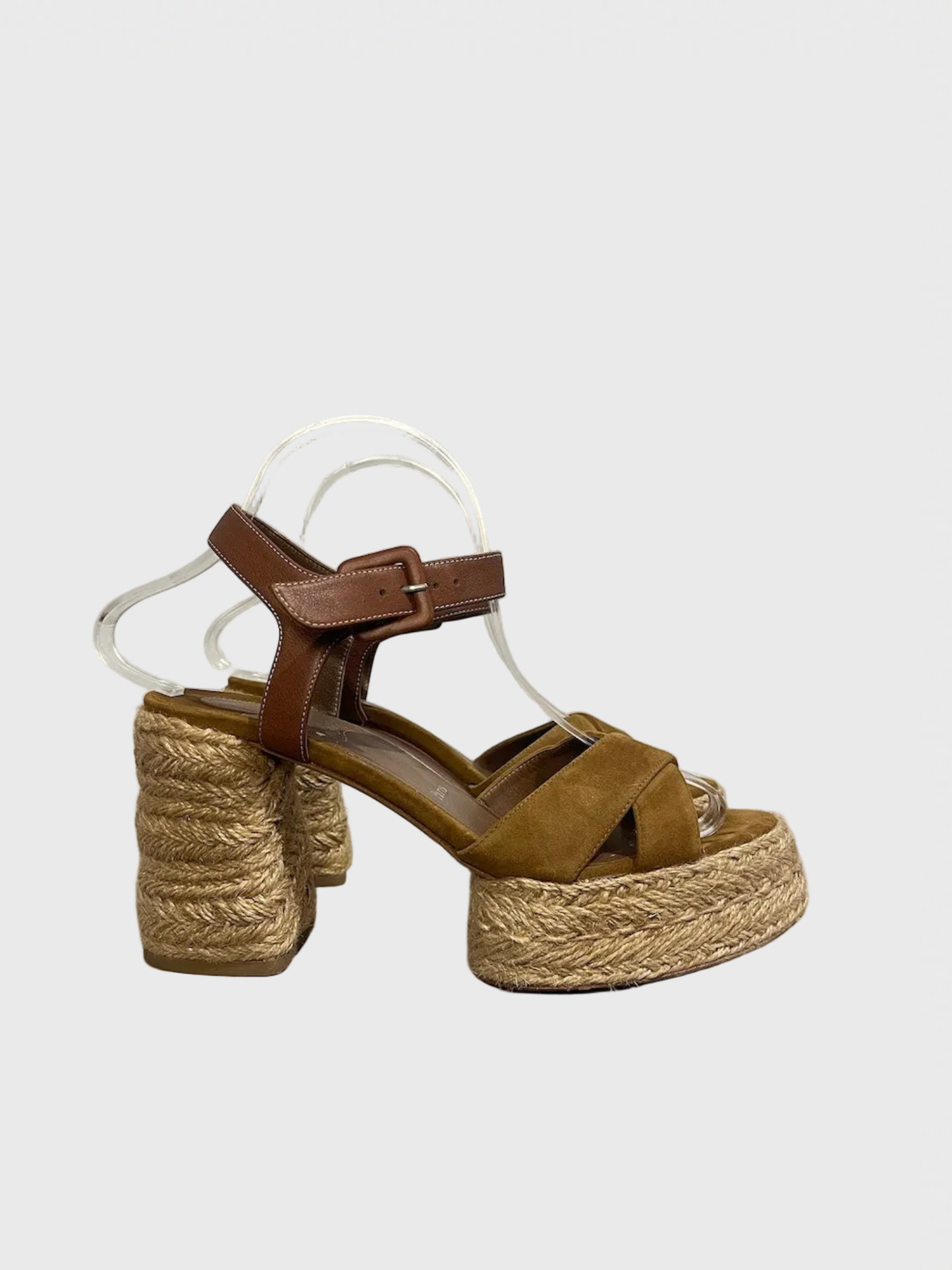 Sandales Christian Louboutin camel T.38