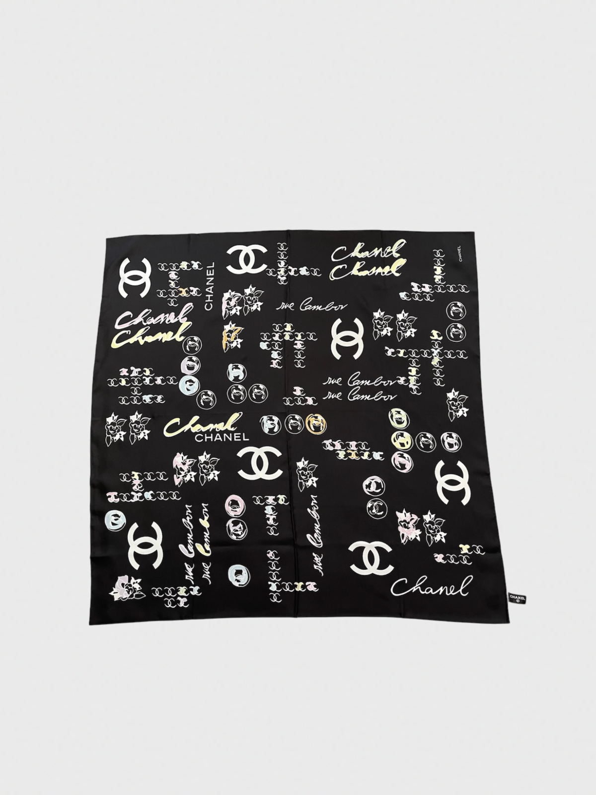 Foulard Chanel noir CC