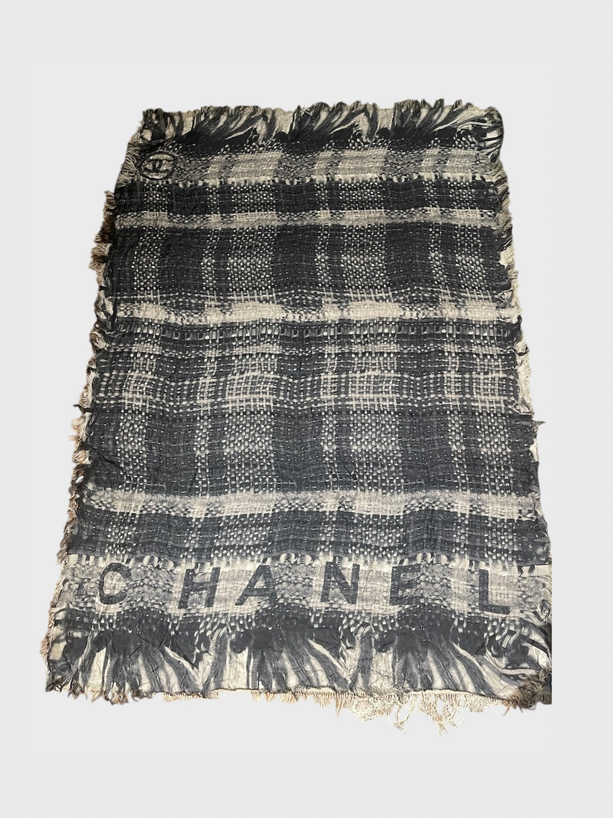 Châle Chanel noir et blanc