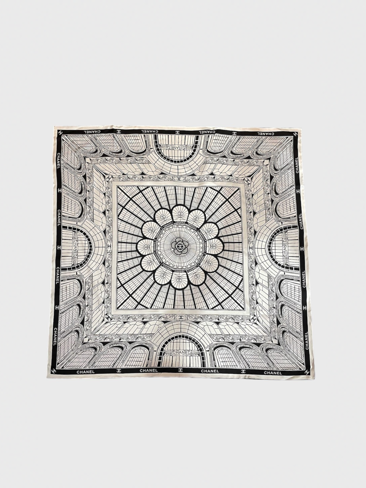 Foulard Chanel blanc et noir