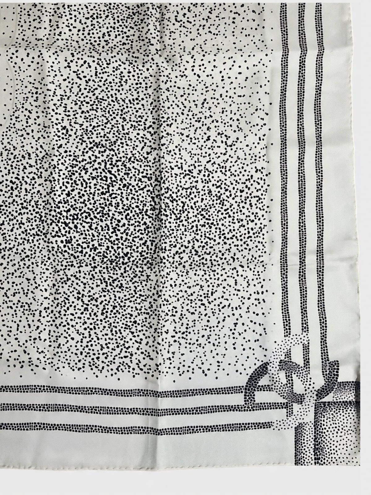 Foulard Chanel pois écru