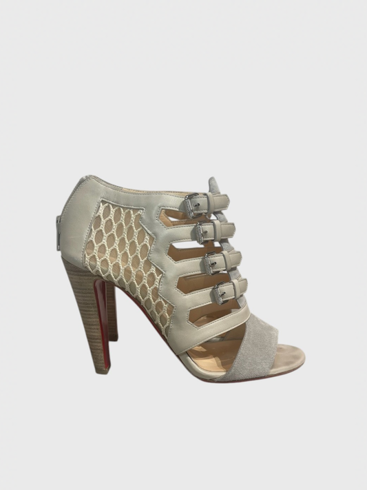 Sandales Christian Louboutin beiges T.36,5