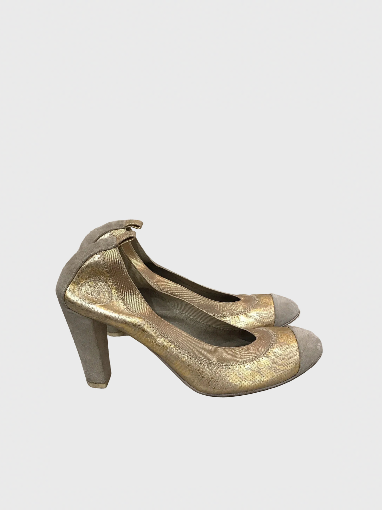 Escarpins Chanel dorés T.38