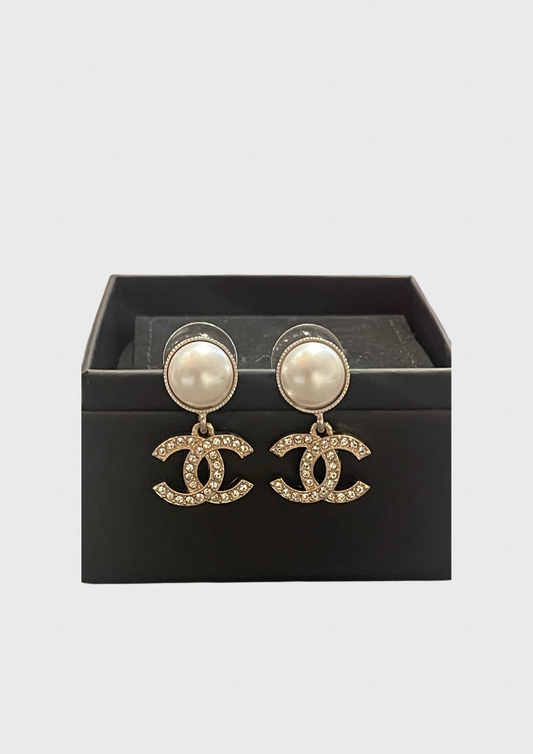 Boucles d'oreilles Chanel perles