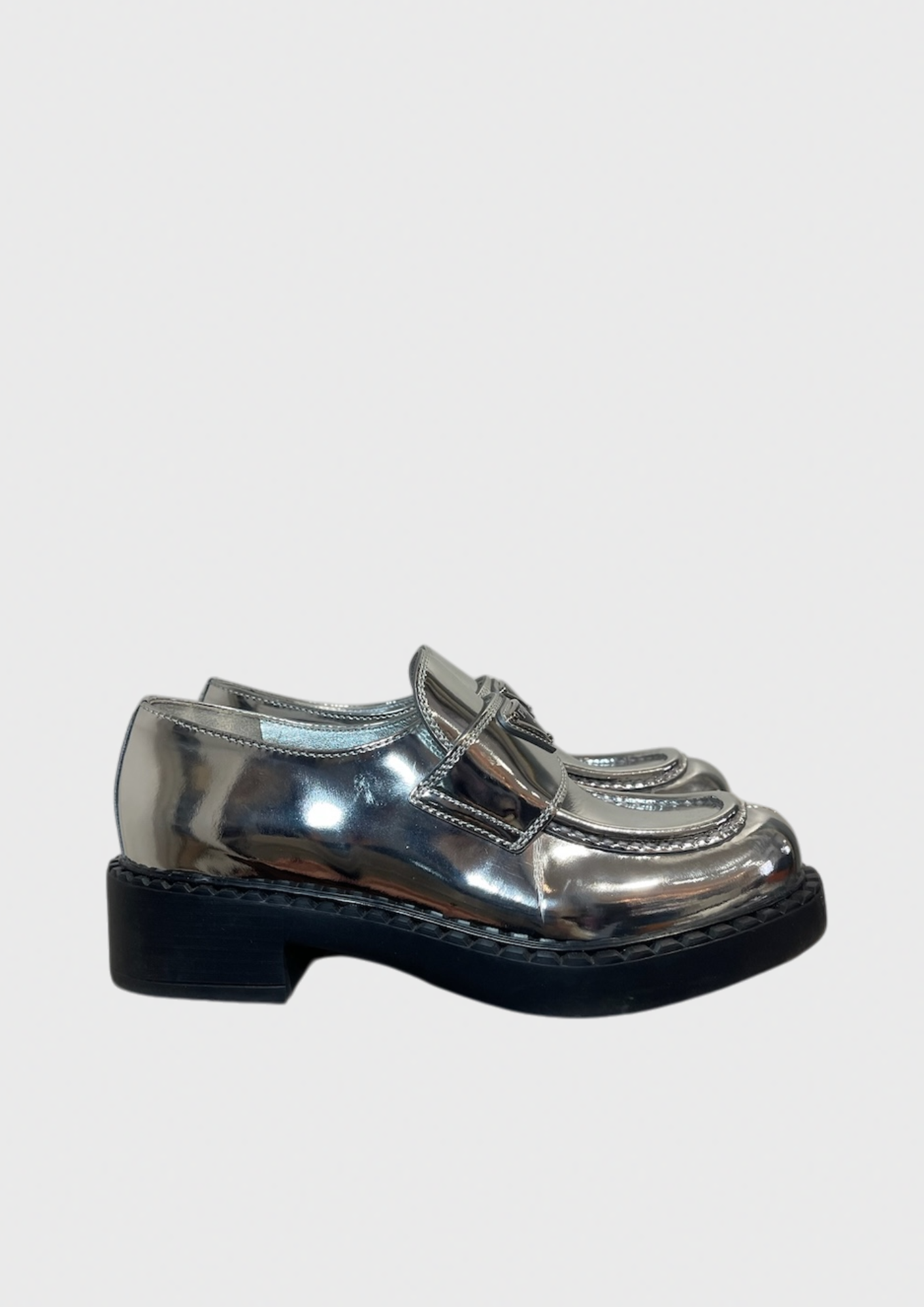 Derbies Prada argents T.35,5