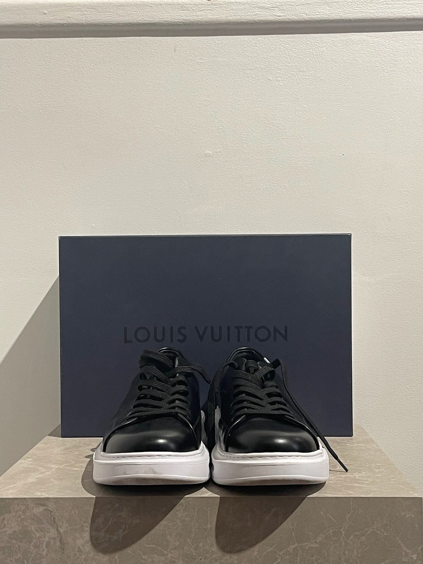 Baskets Louis Vuitton noires T.43 NEUVES