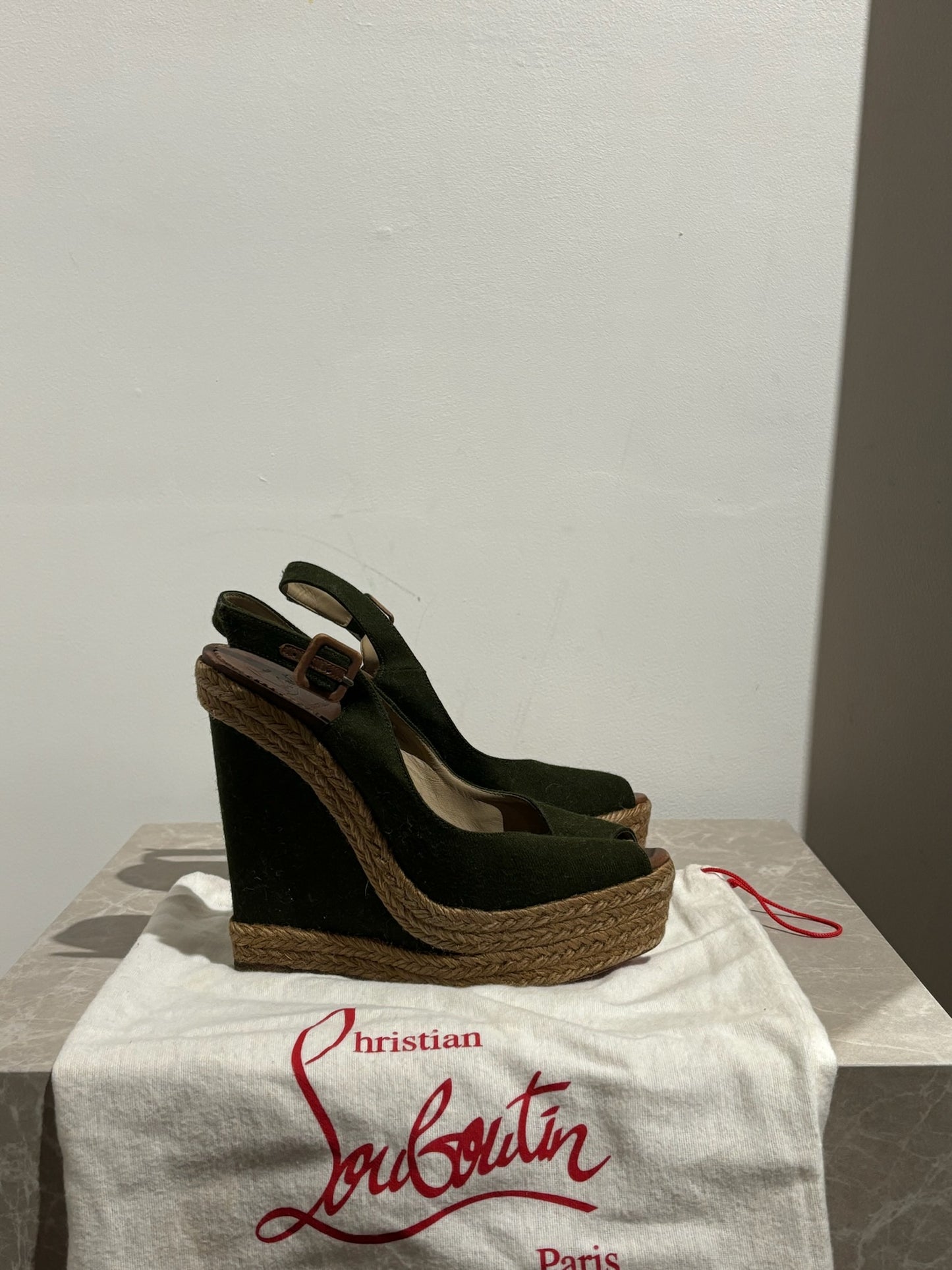 Sandales Christian Louboutin T.38