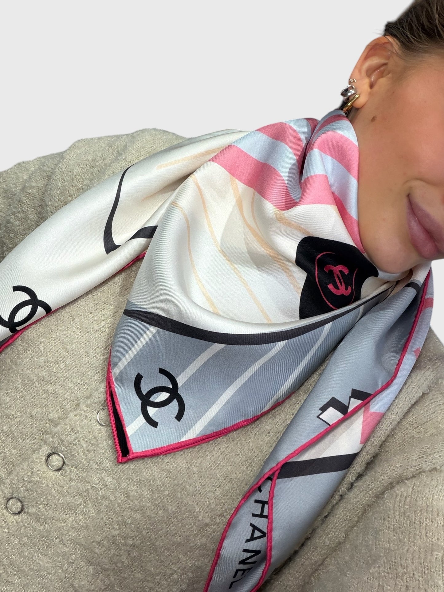 Foulard Chanel imprimé estival