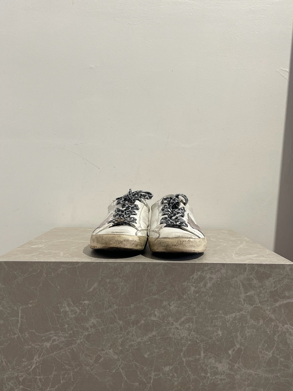 Baskets Golden Goose blanches T.35