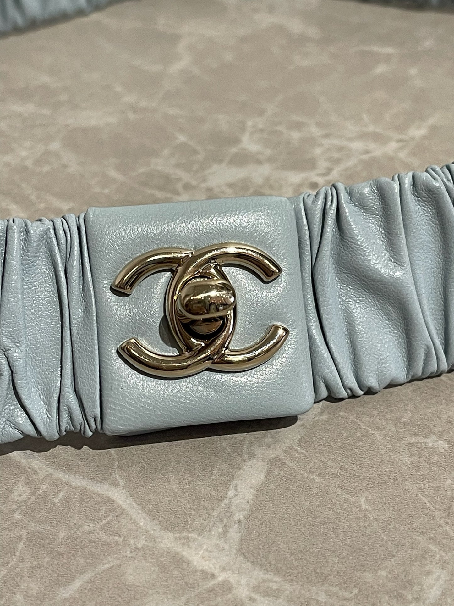 Ceinture Chanel bleu ciel