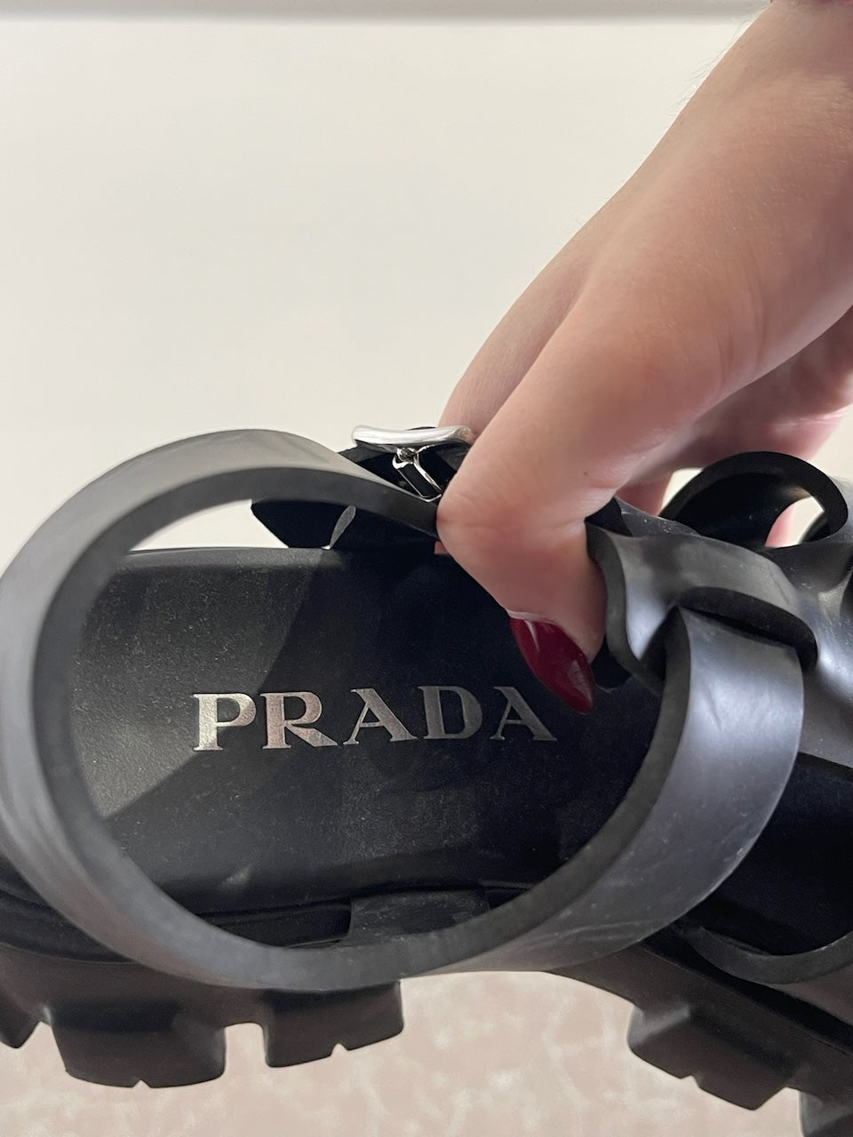 Sandales Prada noires T.36