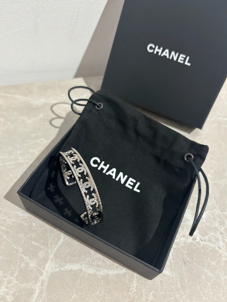 Bracelet Chanel jonc argent